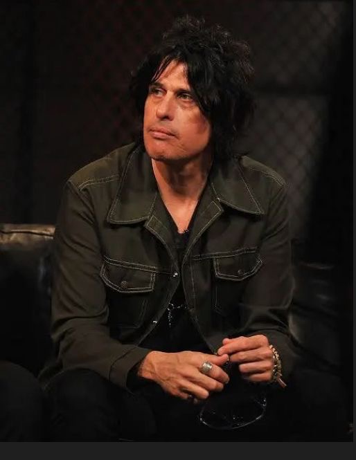 Dean Deleo